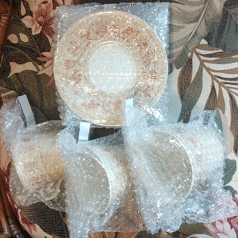 HOME: Floral Patterned Tea Set - Picture 13 of 13